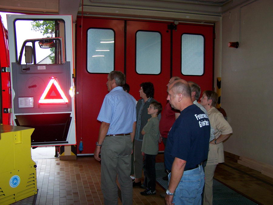 17.8.2006: Der Chor besucht die Feuerwehr