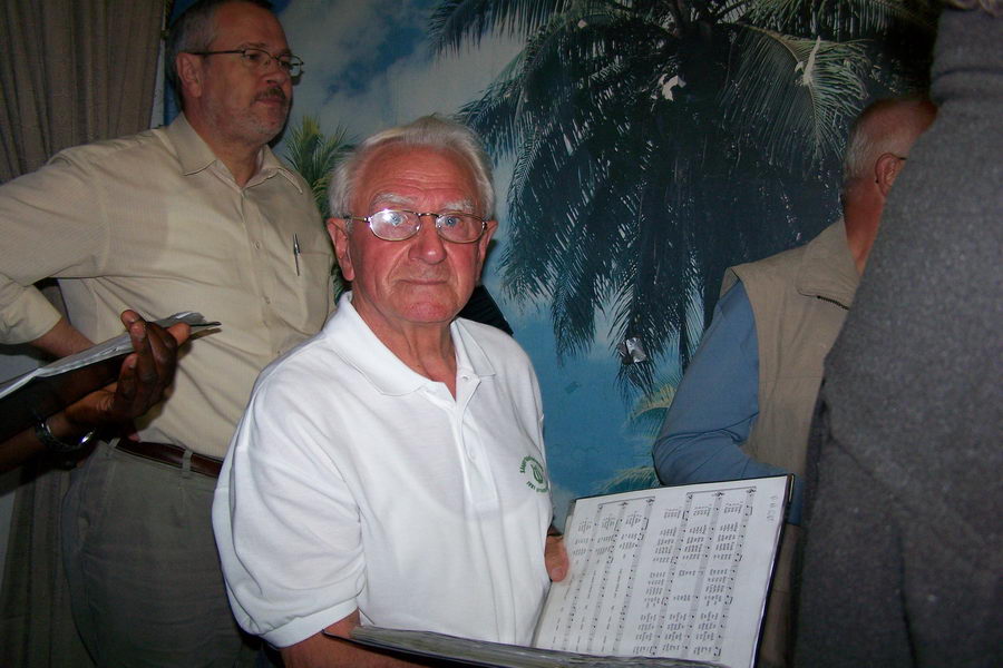 12.7.2007: Letzte Singstunde vor der Sommerpause bei Konrad Kolb